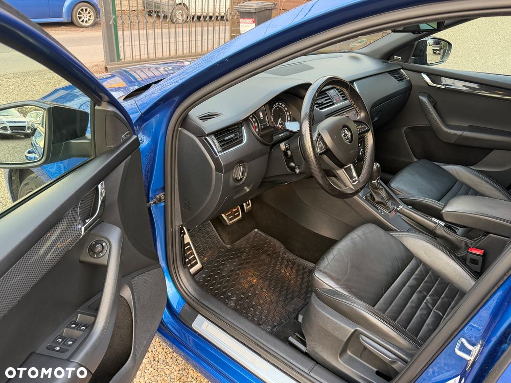 Skoda Octavia 2.0 TDI DSG RS - 9