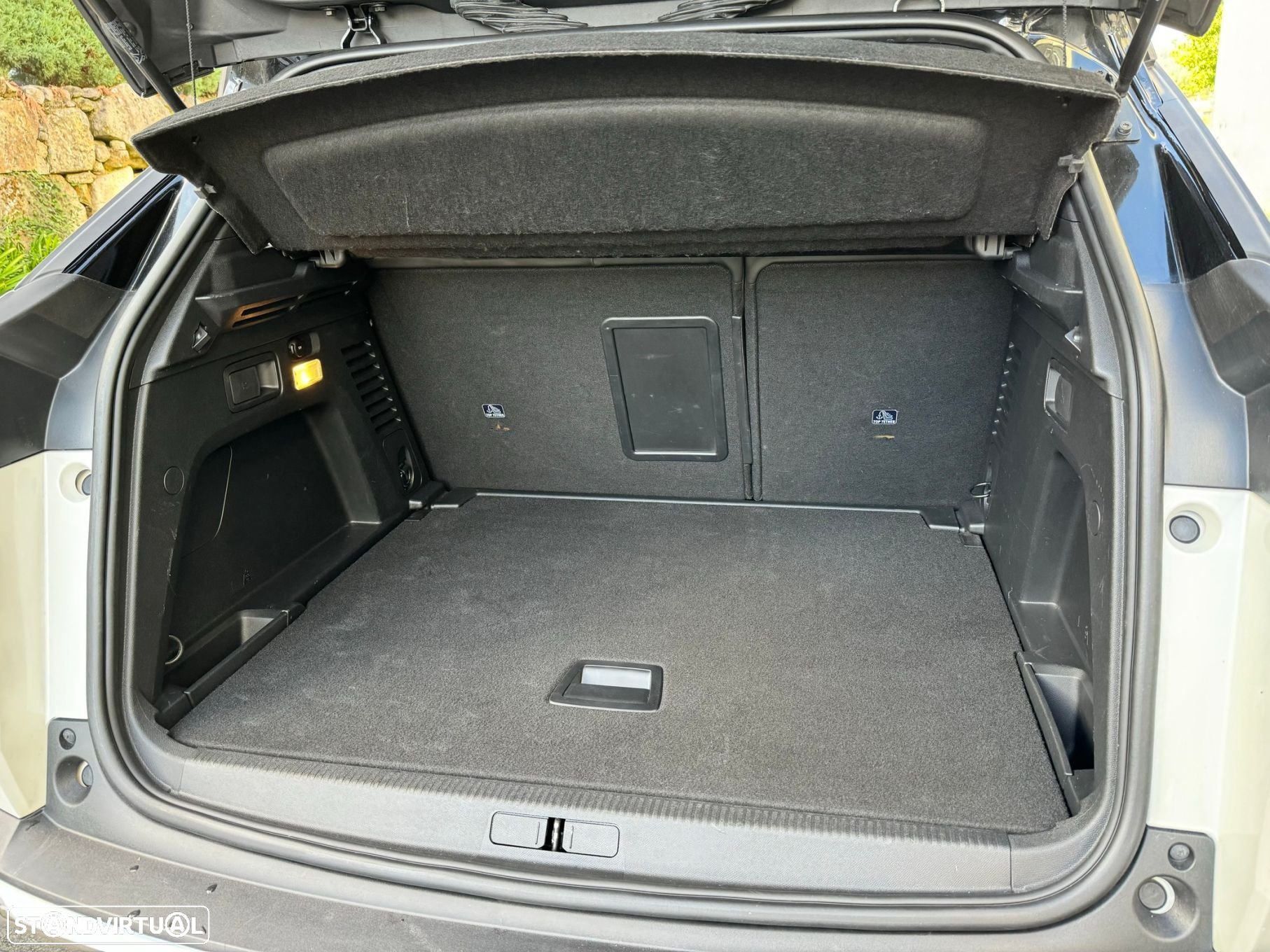 Peugeot 3008 1.5 BlueHDi GT EAT8 - 28