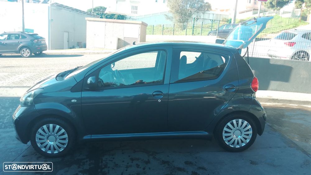 Toyota Aygo Standard - 9