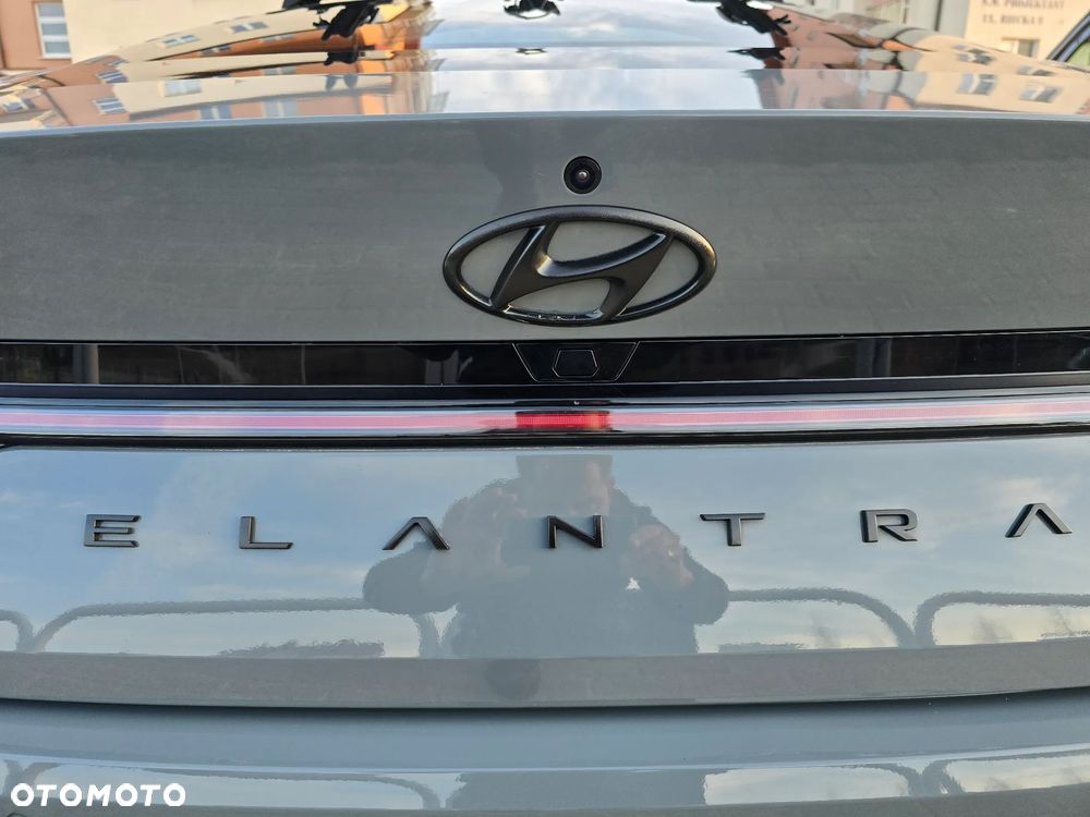 Hyundai Elantra 1.6 Executive CVT - 34