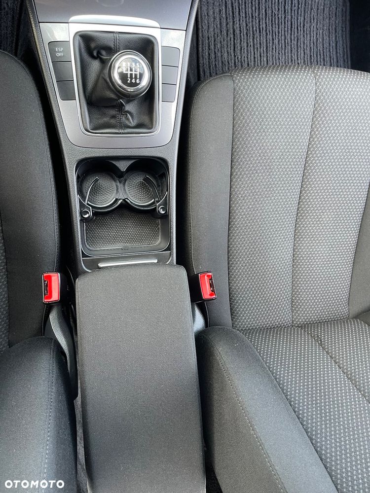 Volkswagen Passat - 21