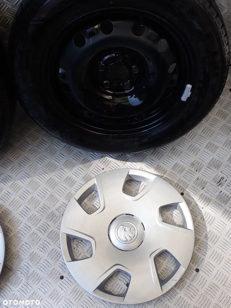 KOŁA FELGI STALOWE SKODA Z KOŁPAKAMI 6JX15  ET 38  5X100  6R0601027R/AE  Z OPONAMI  ZIMA TRISTAR  185/65/15 - 8