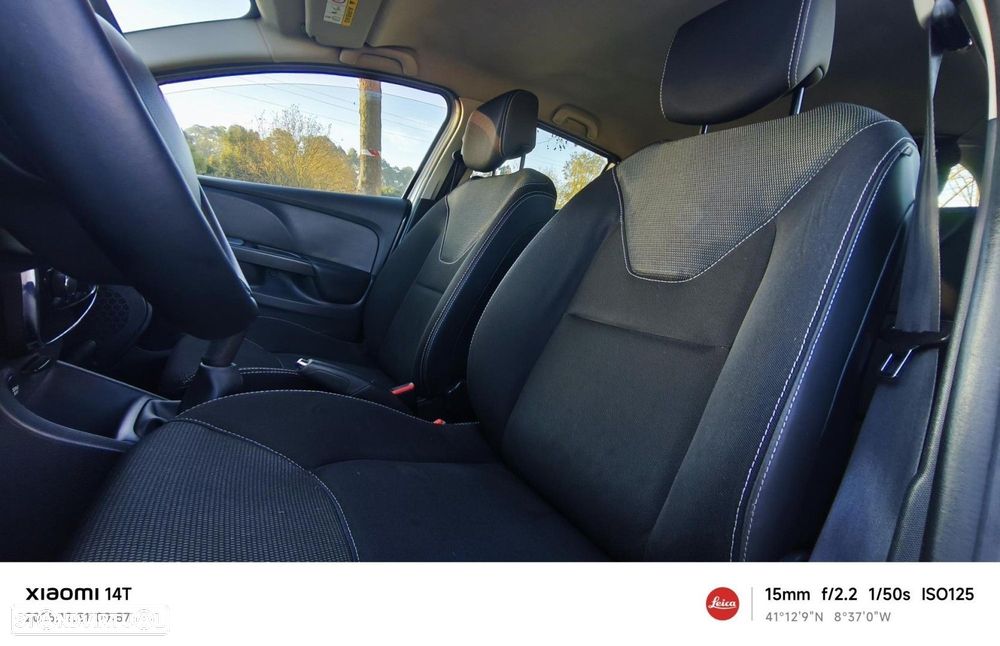 Renault Clio 1.2 16V 75 Collection - 21