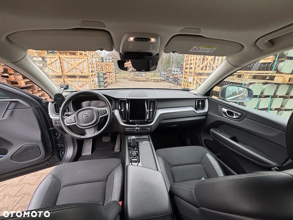Volvo XC 60 B4 B Momentum Pro - 5