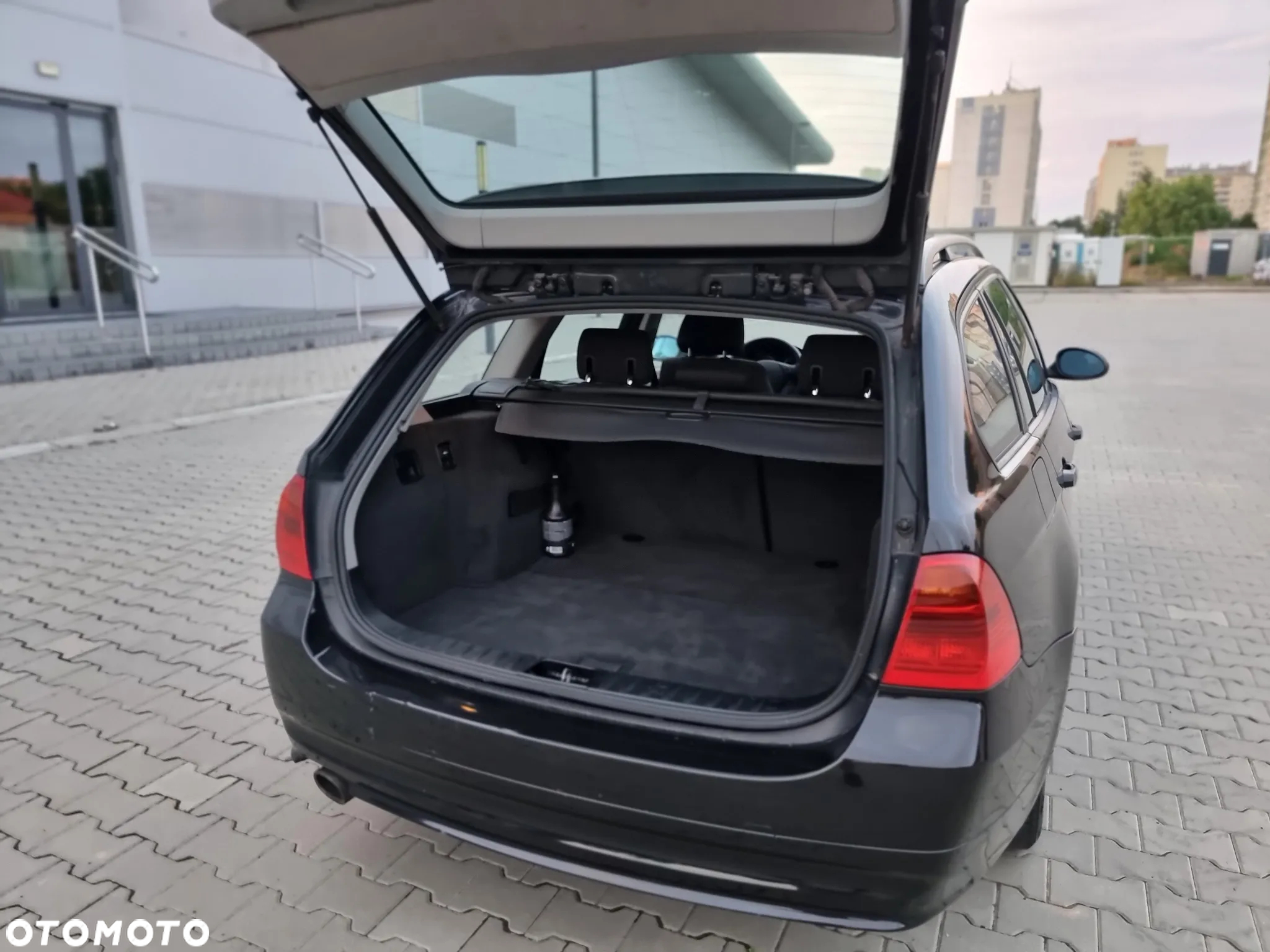 BMW Seria 3 320d DPF Touring - 18