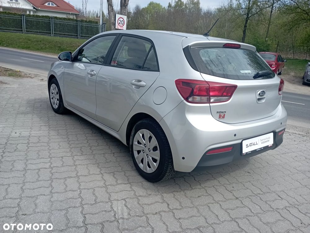 Kia Rio 1.2 M - 13