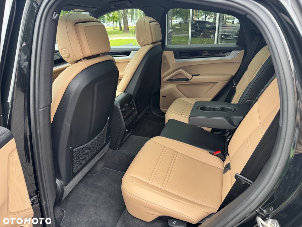 Porsche Cayenne Standard - 23