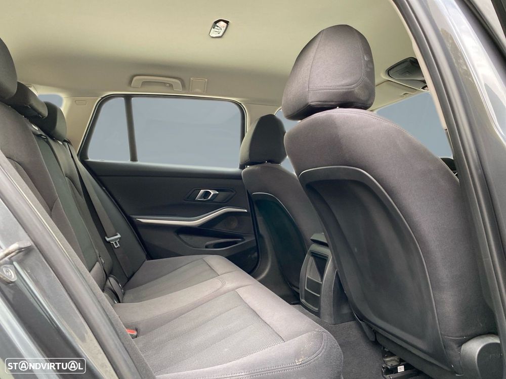 BMW 318 d Touring Advantage - 15