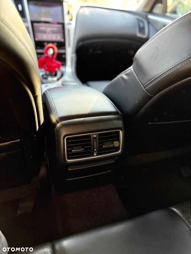 Infiniti Q50 - 11