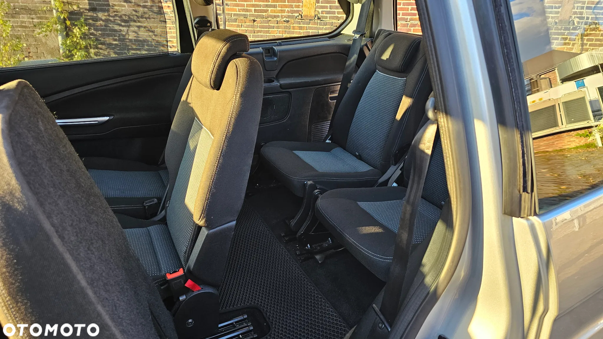Ford Galaxy 2.0 TDCi Ambiente - 9
