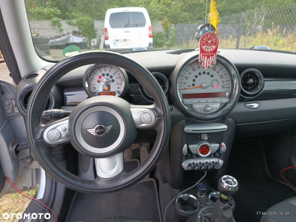 MINI Cooper 50 Camden - 30