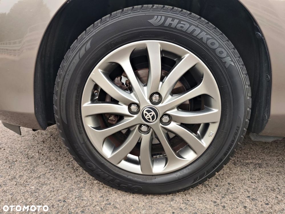 Toyota Yaris 1.33 Premium - 14