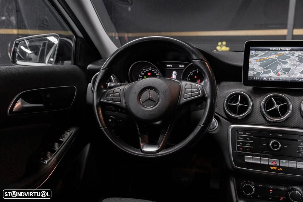 Mercedes-Benz GLA 180 - 16