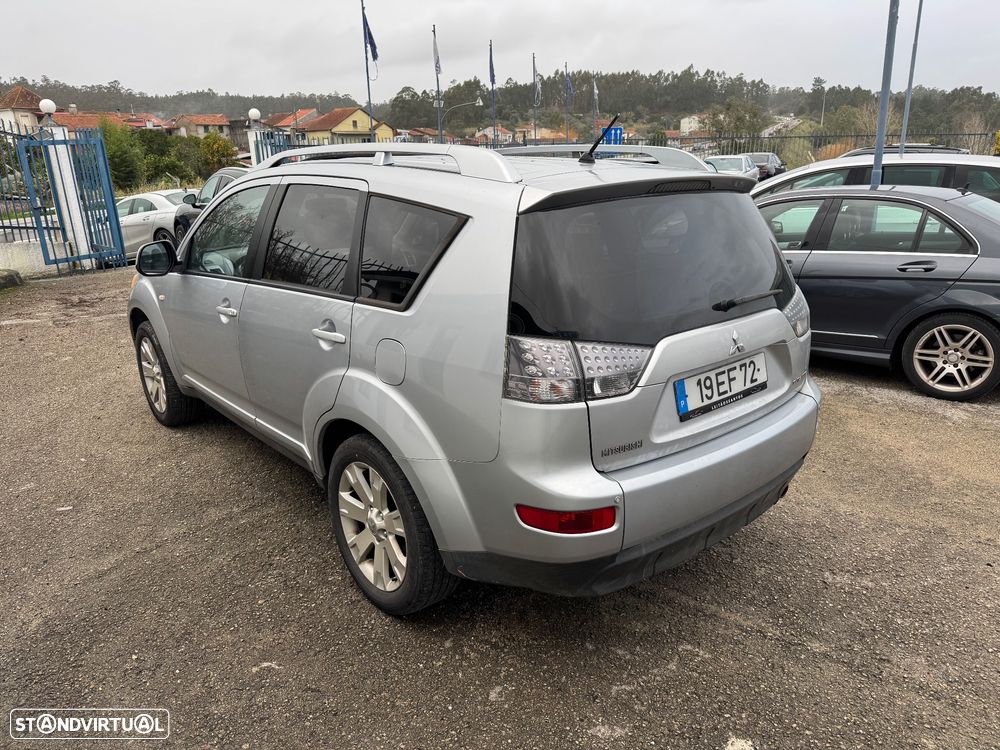 Mitsubishi Outlander 2.0 DI-D Intense+ 4WD - 25