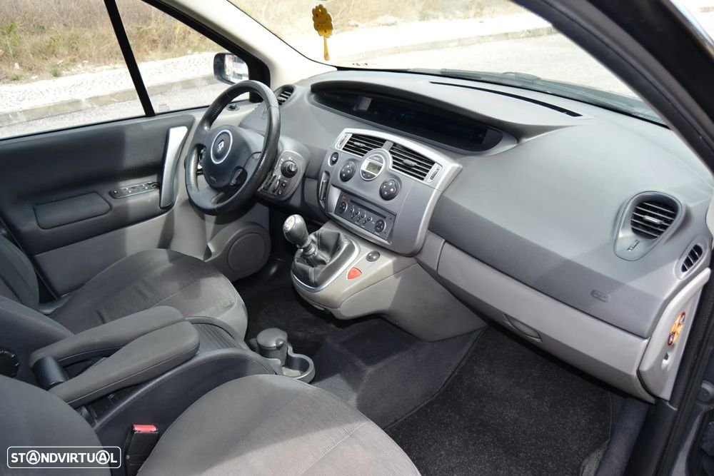 Renault Scénic 1.5 dCi Authentique - 11