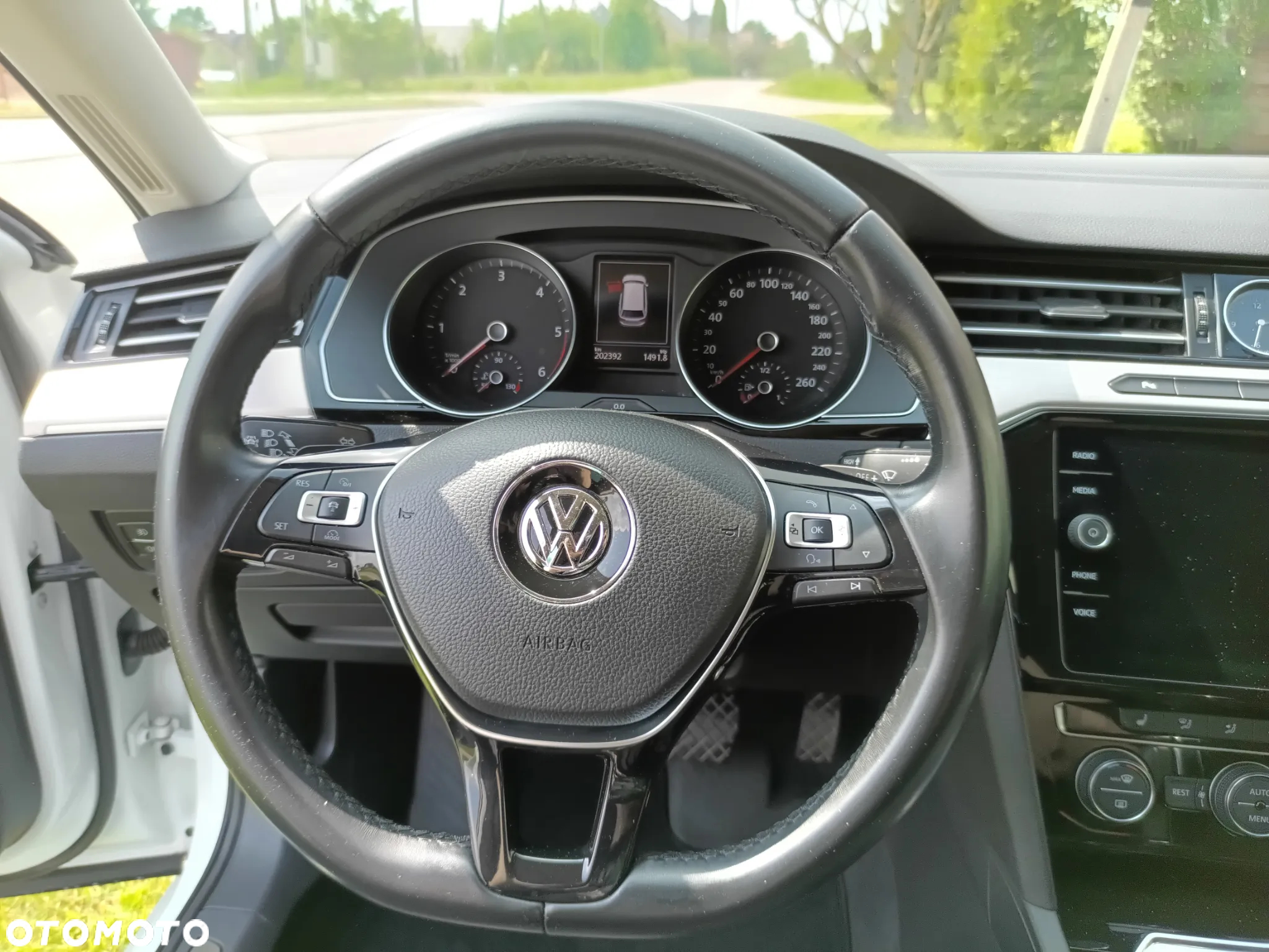 Volkswagen Passat - 14