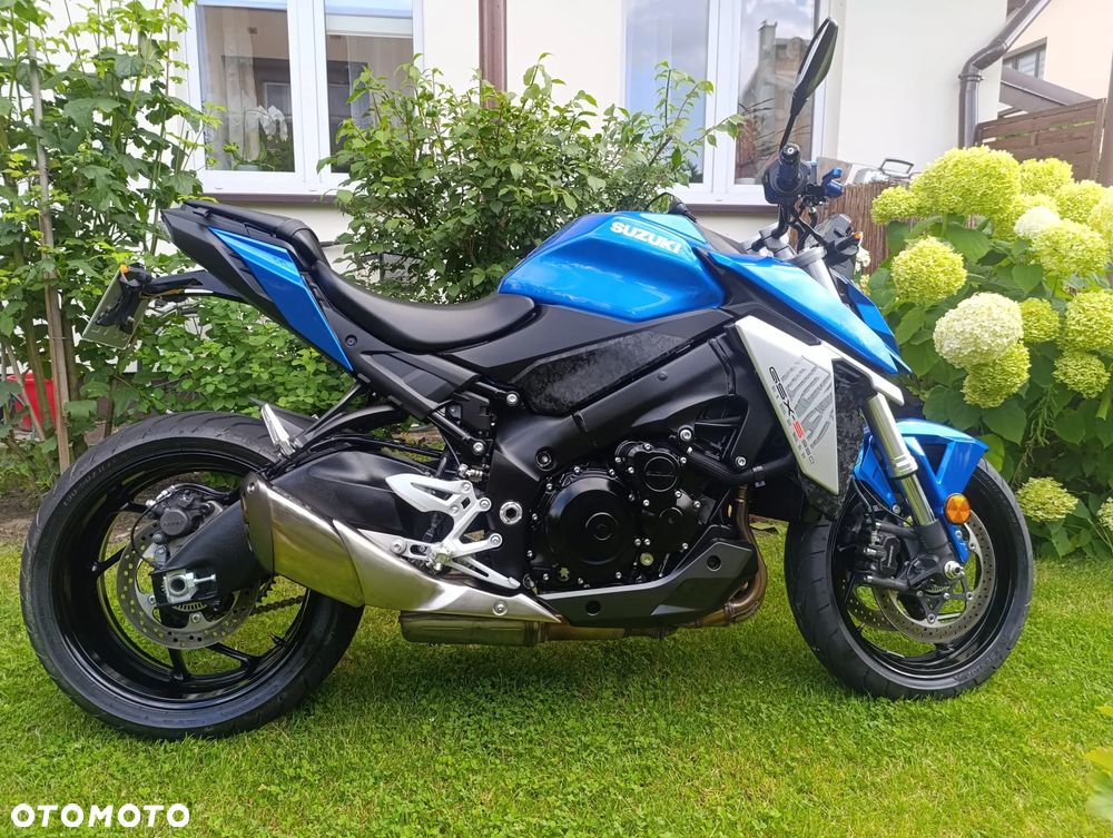 Suzuki GSX - 3