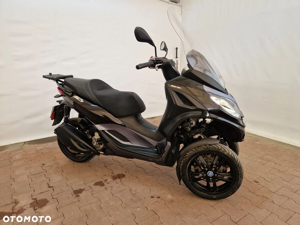 Piaggio MP-3 - 12