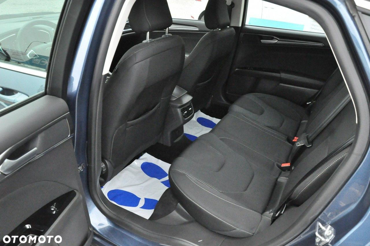 Ford Mondeo - 35