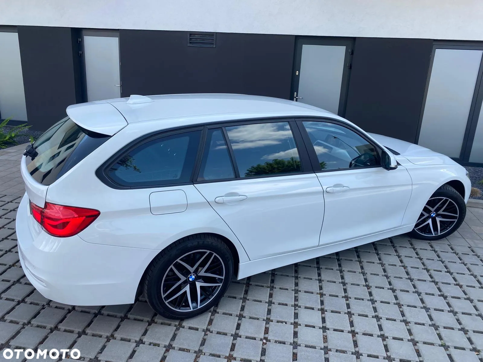 BMW Seria 3 320d Luxury Line - 9