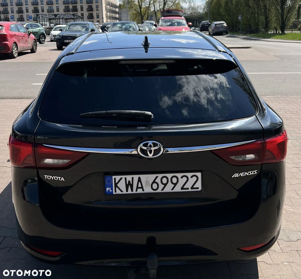 Toyota Avensis 1.8 Premium MS - 6