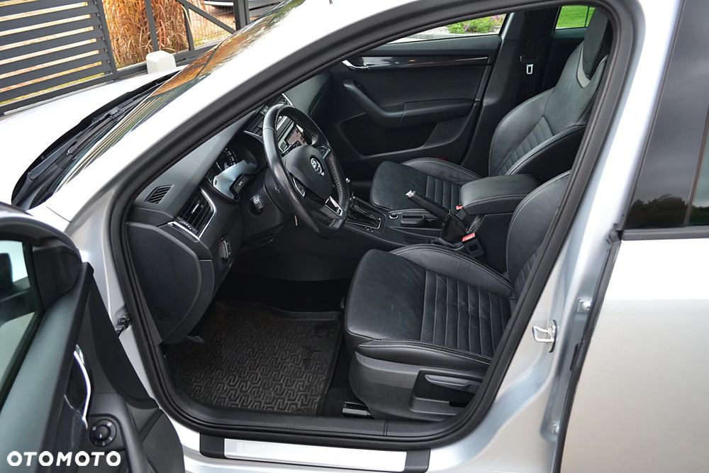 Skoda Octavia 2.0 TDI DSG RS - 15