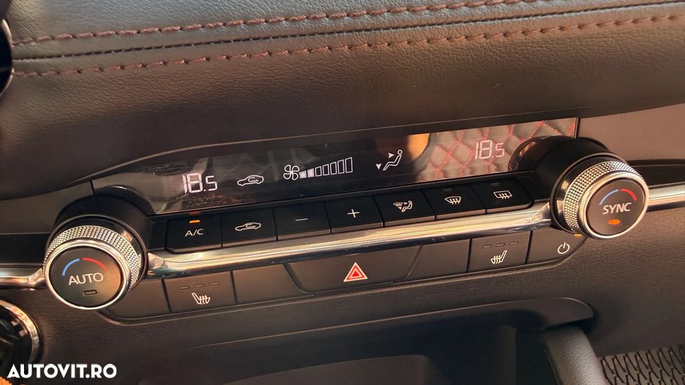 Mazda 3 e-Skyactiv X186 AT MHEV Exclusive-Line - 36