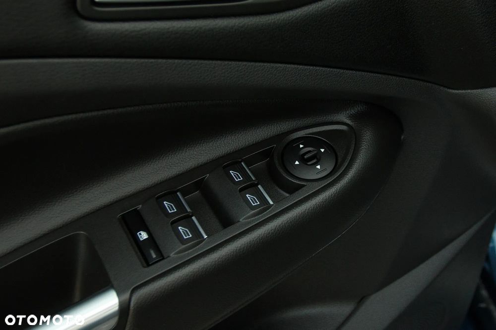 Ford Kuga 1.5 EcoBoost 2x4 ST-Line - 16