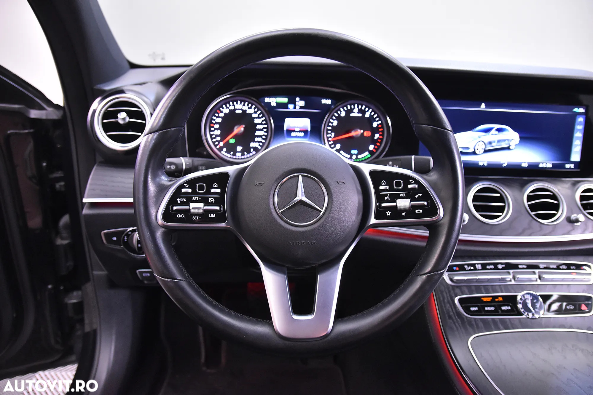 Mercedes-Benz E 200 MHEV Aut. - 16