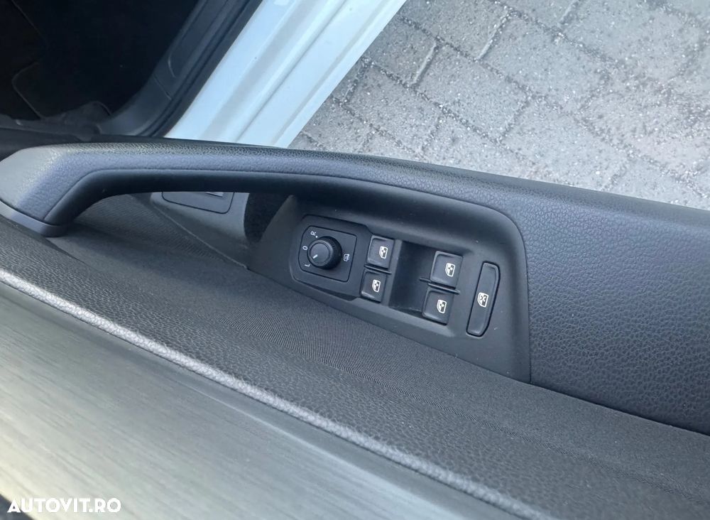 Volkswagen Passat 2.0 TDI SCR DSG Business - 5
