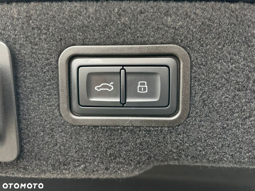 Audi A8 - 10