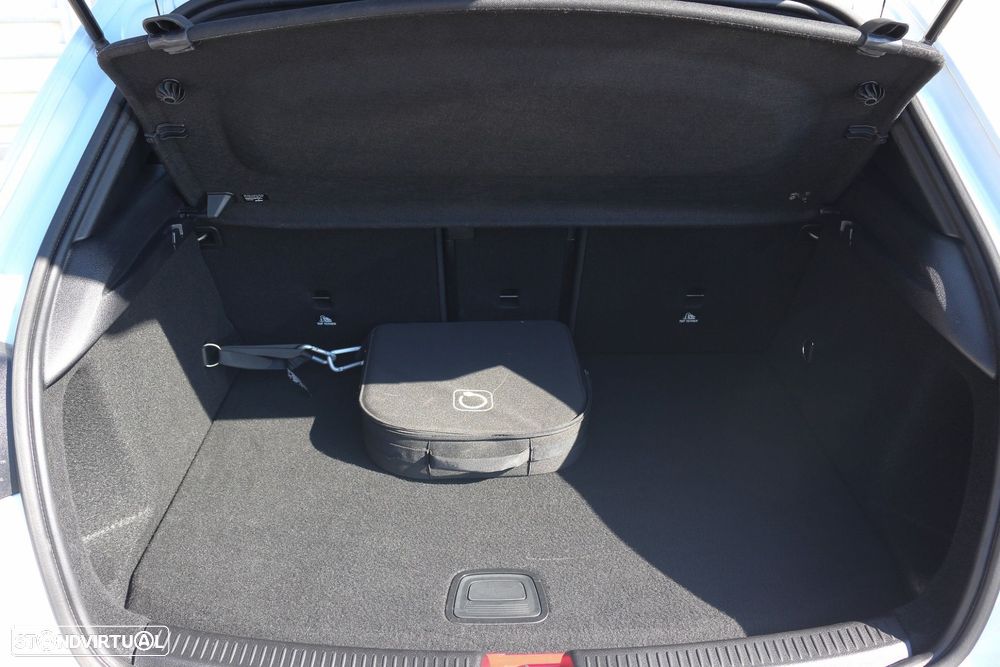 Mercedes-Benz A 250 e - 38