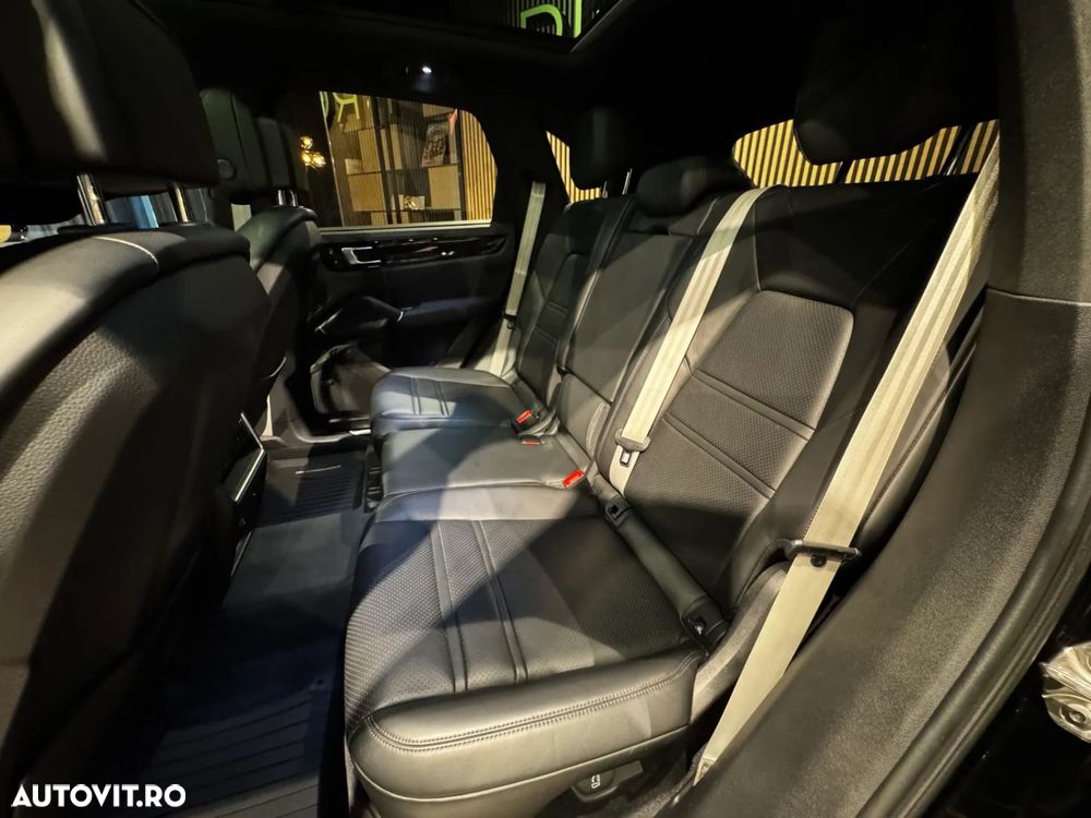 Porsche Cayenne - 23