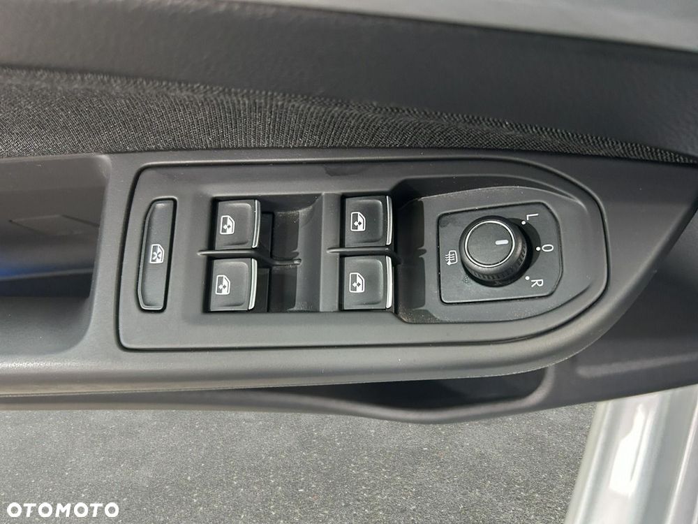 Volkswagen Golf - 11