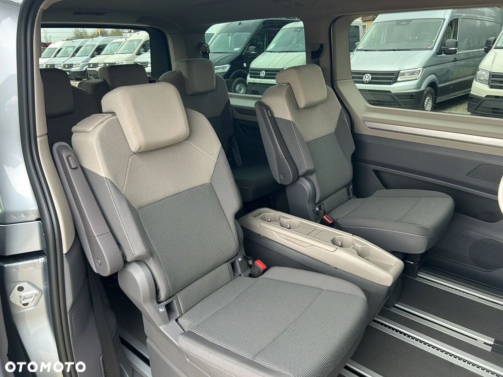 Volkswagen Multivan - 17