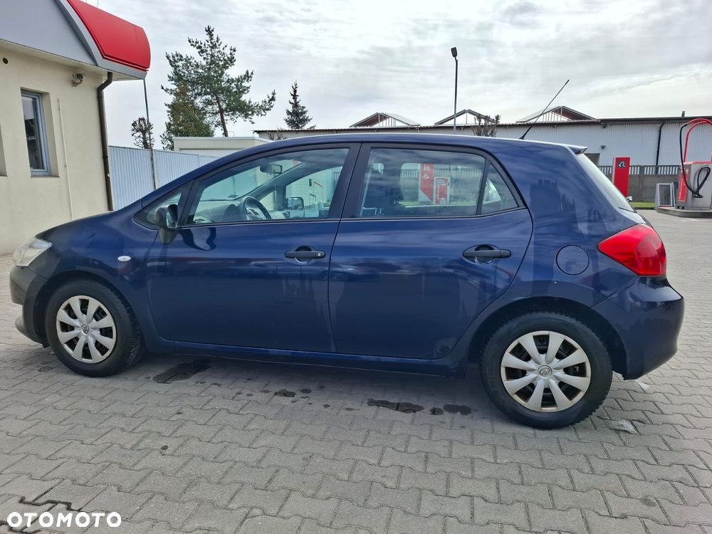 Toyota Auris 1.4 D-4D Terra - 1