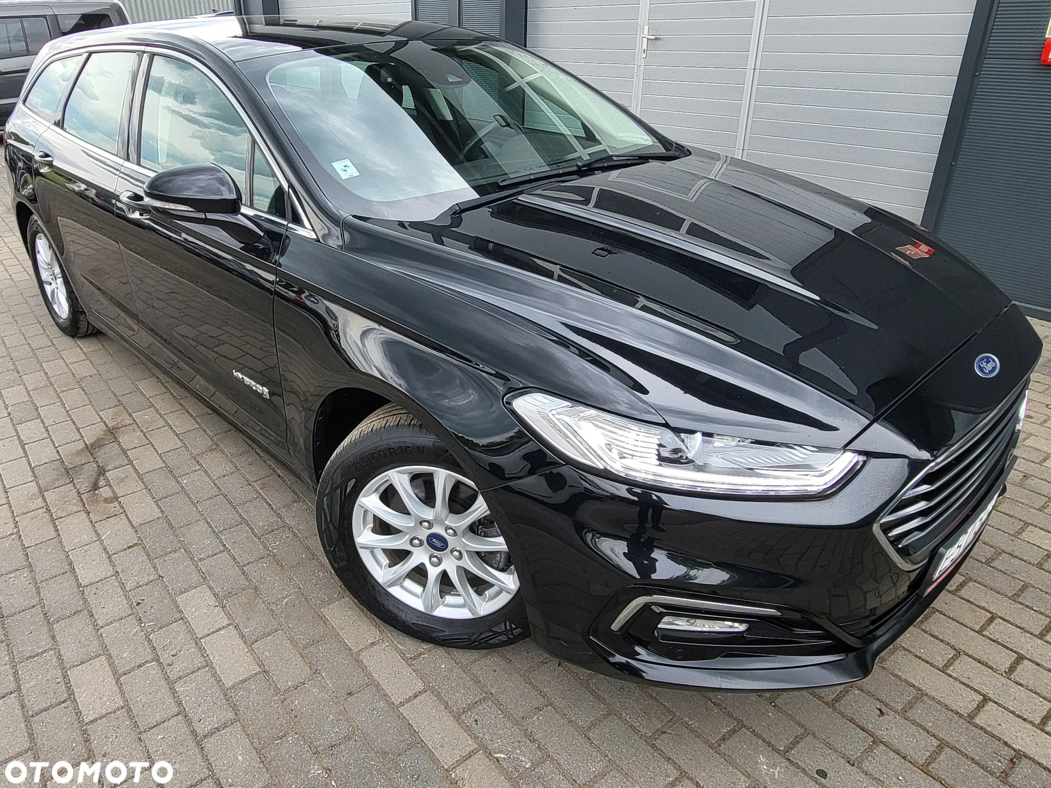 Ford Mondeo 2.0 Hybrid Titanium - 25