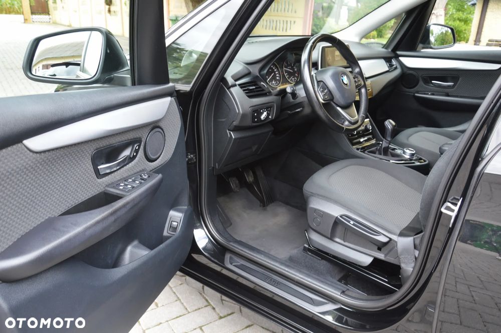 BMW Seria 2 216d - 15