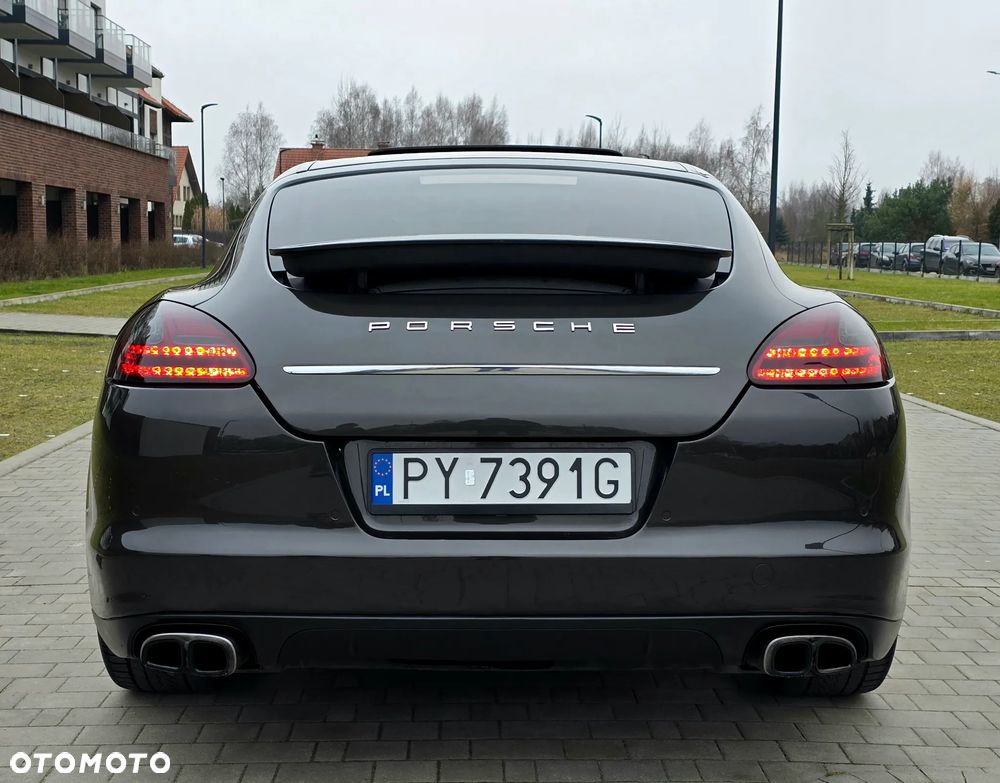Porsche Panamera 4S PDK - 25
