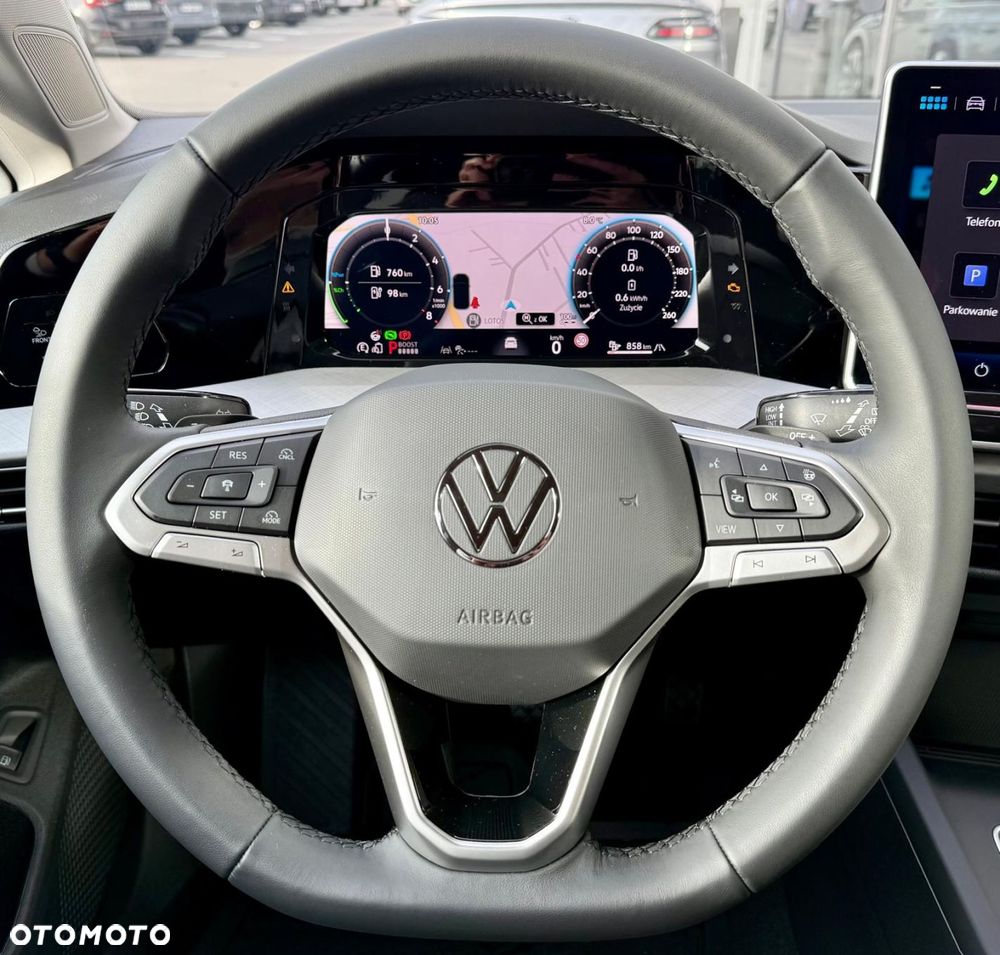 Volkswagen Golf - 11