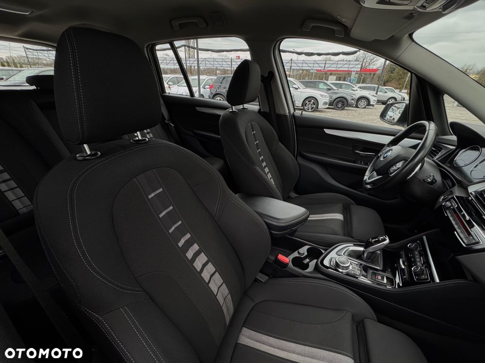 BMW Seria 2 220d xDrive Sport-Aut Advantage - 30
