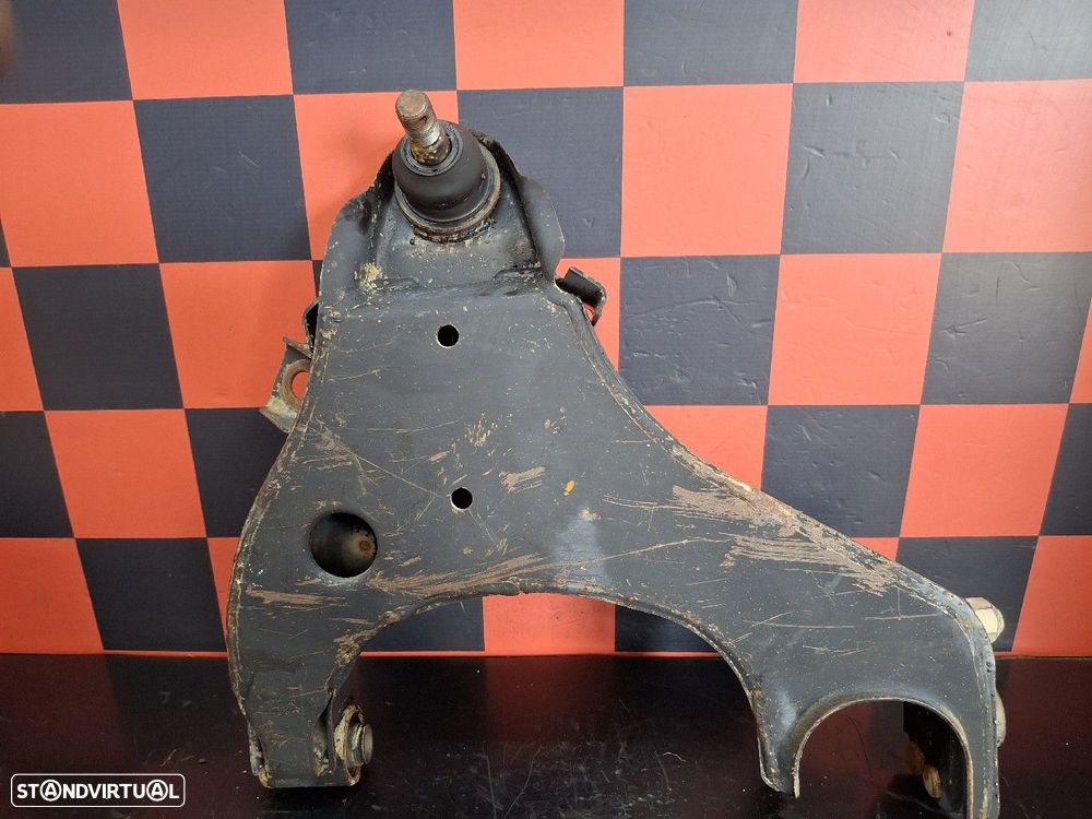 Braço Suspensão Frente Esquerdo Nissan Pick Up (D22) - 2