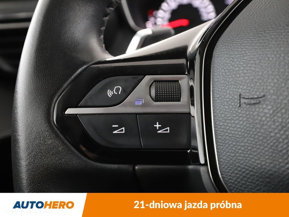 Peugeot 208 - 29