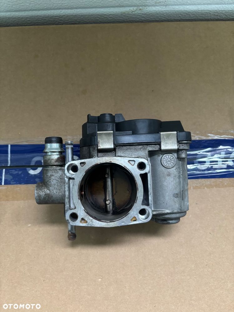 OPEL ASTRA H 1.6 PRZEPUSTNICA 055352858 - 2