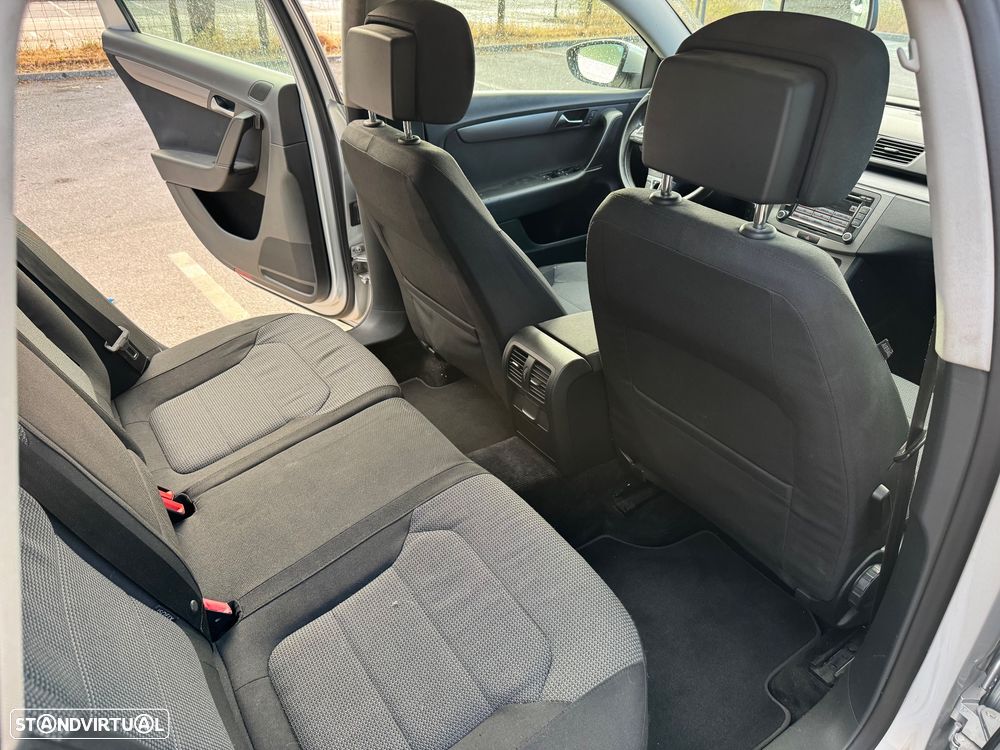 VW Passat Variant 1.6 TDI Confortline BlueMotion - 7