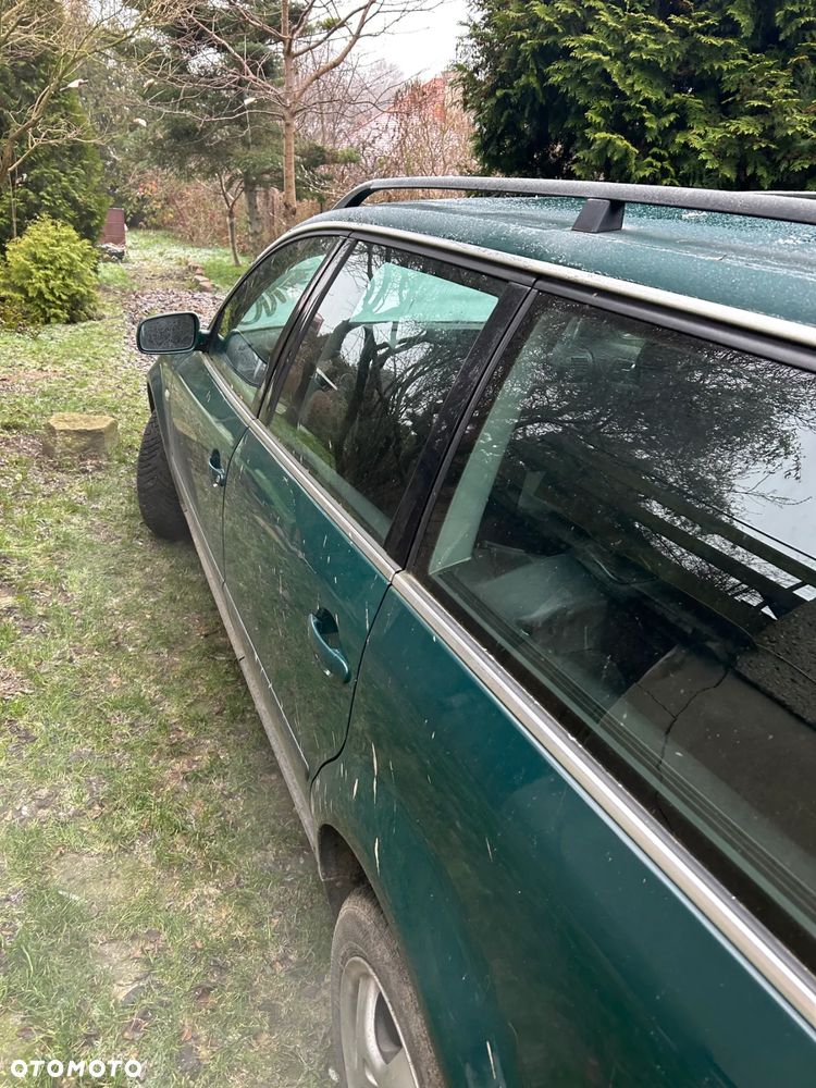 Volkswagen Passat - 4