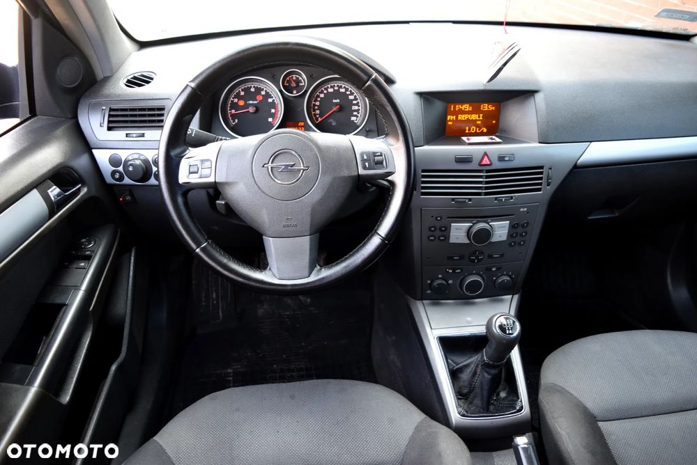 Opel Astra 1.6 Essentia - 5