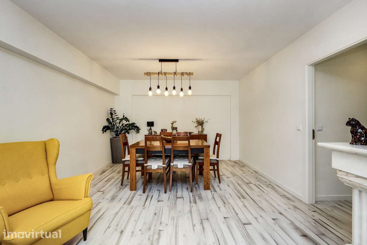 T2 Remodelado na Rinchoa com Suíte, Escritório e Excelente Localização - Grande imagem: 5/27