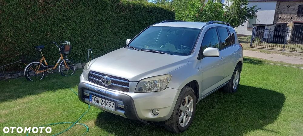 Toyota RAV4 - 6