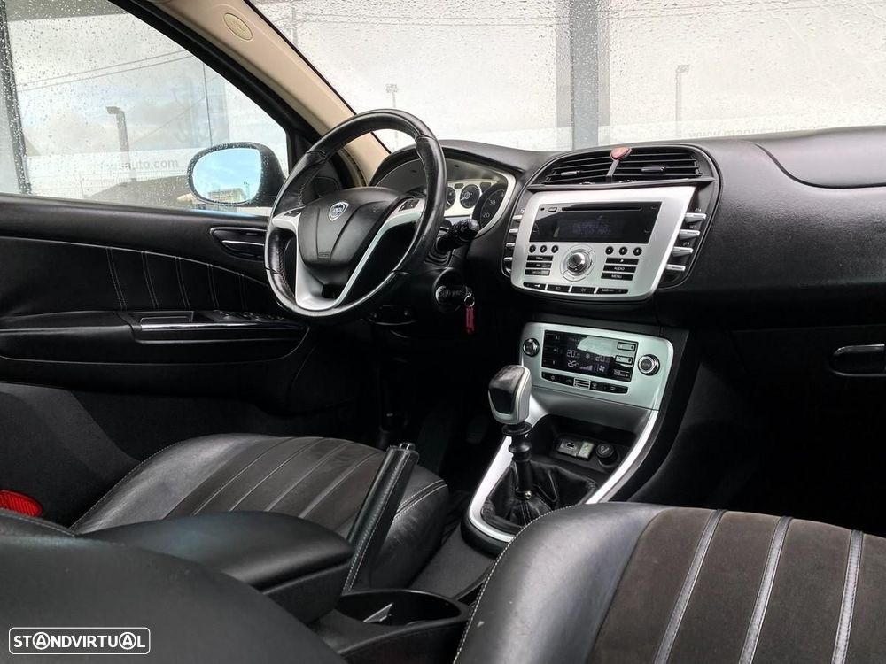 Lancia Delta 1.6 M-Jet Platino - 16